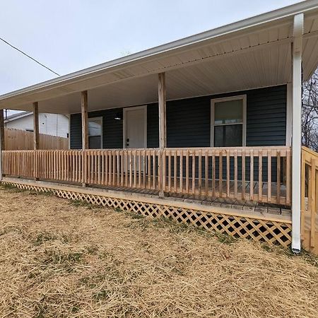 Summerlee Suite - Beautiful Remodeled Farmhouse Oak Hill Екстериор снимка