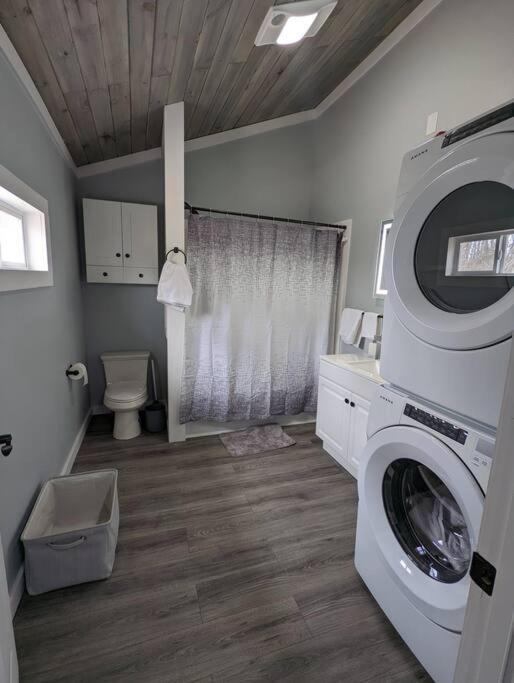 Summerlee Suite - Beautiful Remodeled Farmhouse Oak Hill Екстериор снимка