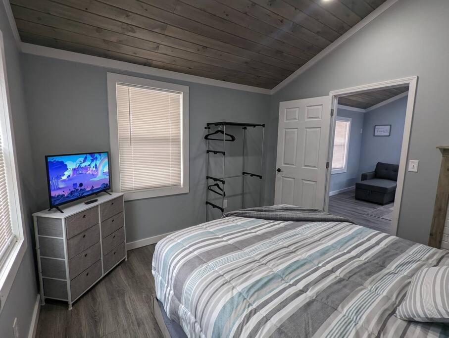 Summerlee Suite - Beautiful Remodeled Farmhouse Oak Hill Екстериор снимка